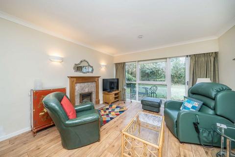 2 bedroom flat to rent, Parkleys, Richmond TW10
