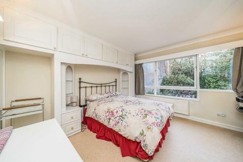 2 bedroom flat to rent, Parkleys, Richmond TW10