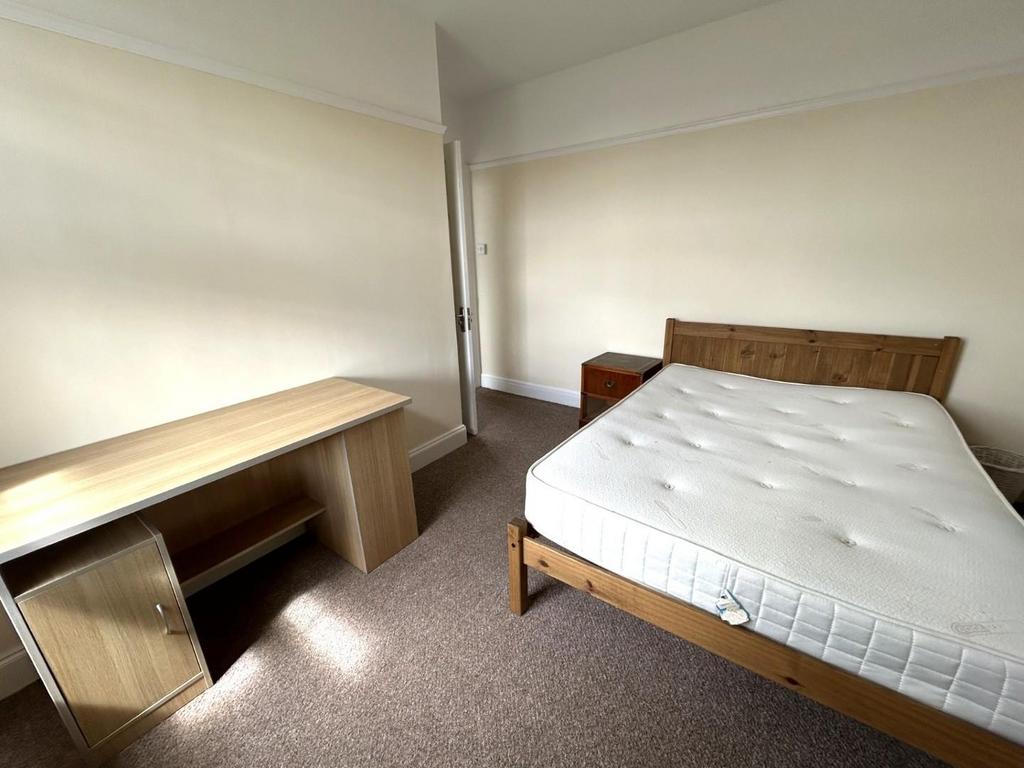 Bedroom 3a.jpg