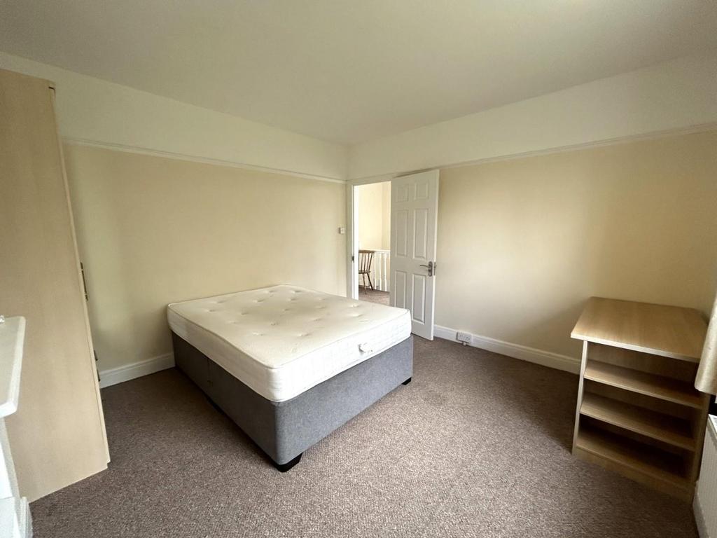Bedroom 2a.jpg