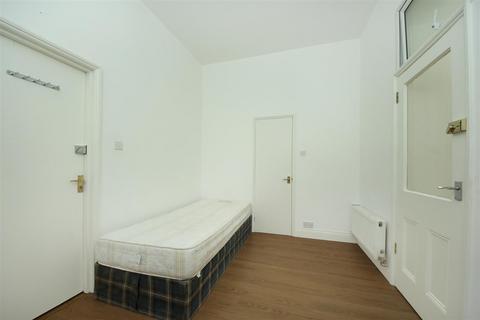 undefined, Uxbridge Road, W3