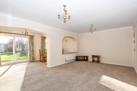 3 bedroom terraced house to rent, Chantry Lane, London Colney, AL2