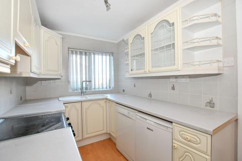 3 bedroom terraced house to rent, Chantry Lane, London Colney, AL2