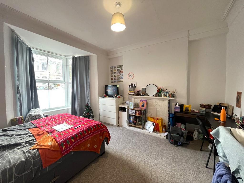 Bedroom 1.jpeg