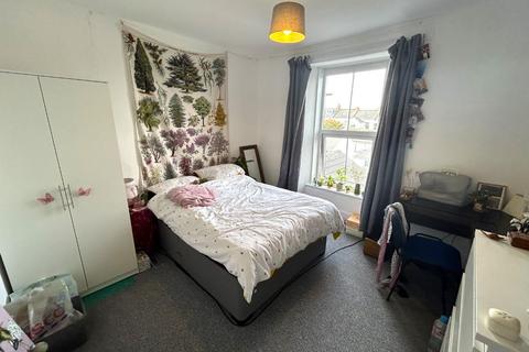 4 bedroom house to rent, Killigrew Street, Falmouth