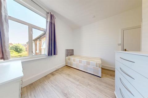 1 bedroom flat to rent, Linacre Road, Willesden Green NW2