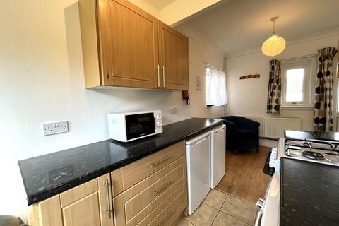 3 bedroom house to rent, Meadowbank Road, Falmouth