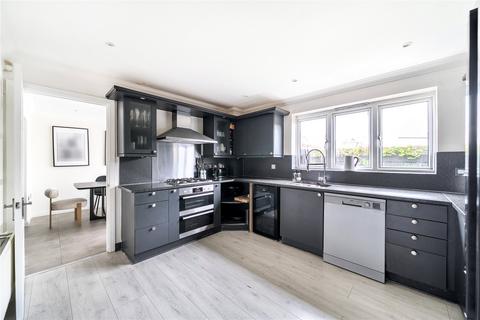 undefined, Portsmouth Road, Cobham, KT11