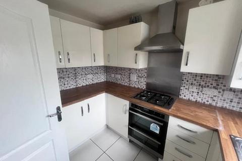 3 bedroom end of terrace house to rent, Buckingham Road,  Aylesbury,  HP19