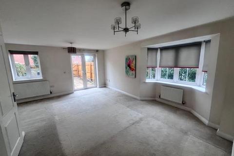3 bedroom end of terrace house to rent, Buckingham Road,  Aylesbury,  HP19
