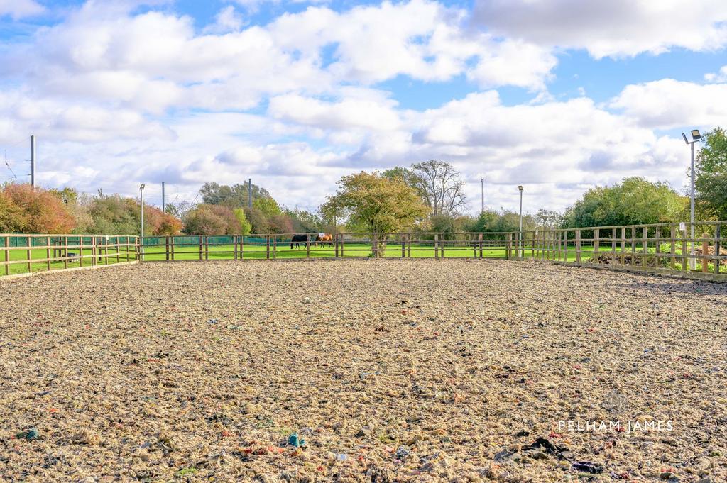 Paddock, Glen Lodge, Greatford