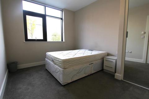 2 bedroom flat to rent, Dawsons Square, Pudsey