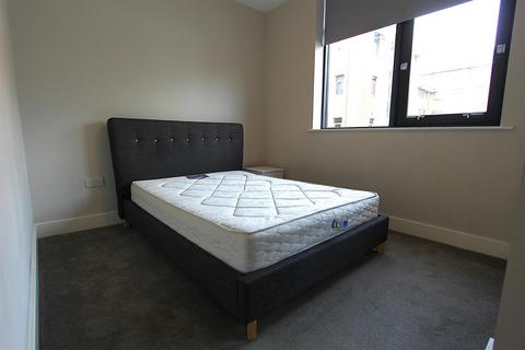 2 bedroom flat to rent, Dawsons Square, Pudsey
