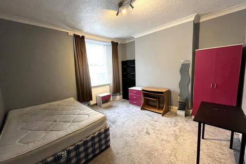 4 bedroom house to rent, Killigrew Street, Falmouth