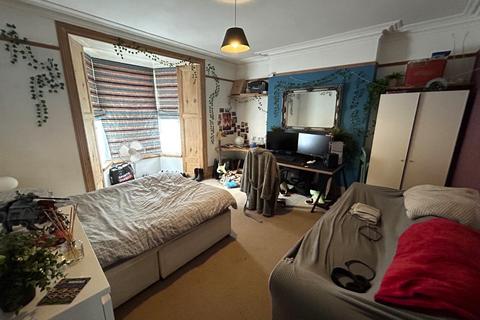 6 bedroom house to rent, Trelawney Road, Falmouth