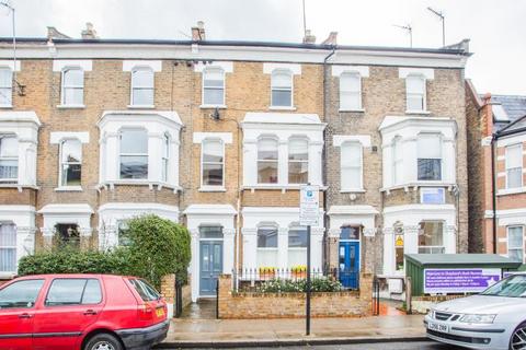 2 bedroom flat to rent, Frithville Gardens, Shepherds Bush, London, W12