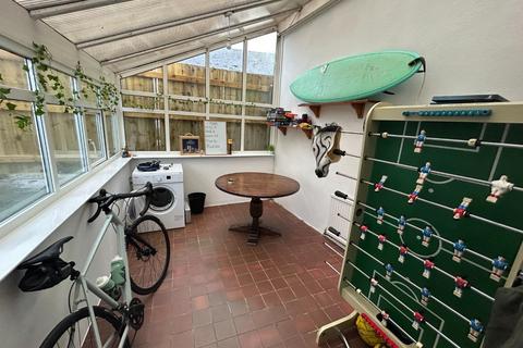 6 bedroom house to rent, Helston Road, Penryn