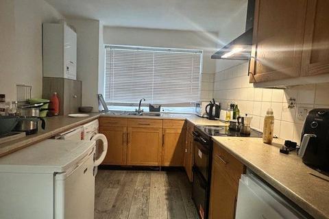 3 bedroom apartment to rent, Tildesley Road, London, SW15