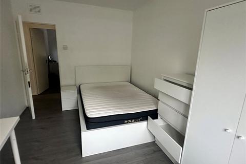 3 bedroom apartment to rent, Tildesley Road, London, SW15