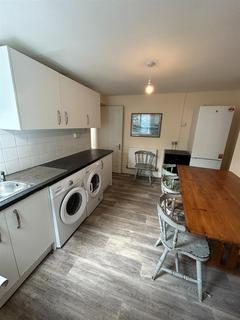 6 bedroom house to rent, Wellington Terrace, Falmouth