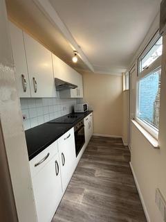 6 bedroom house to rent, Wellington Terrace, Falmouth