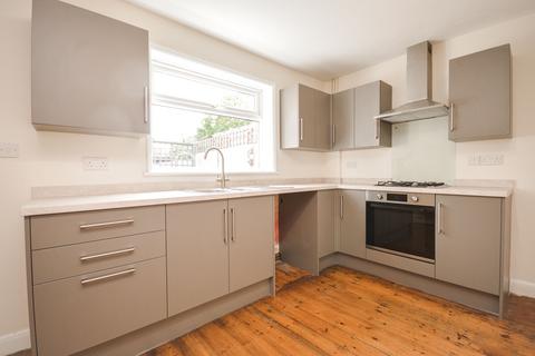 3 bedroom terraced house to rent, Dereham