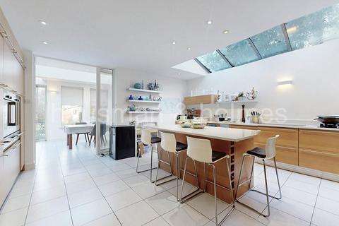 undefined, Basing Hill, NW11