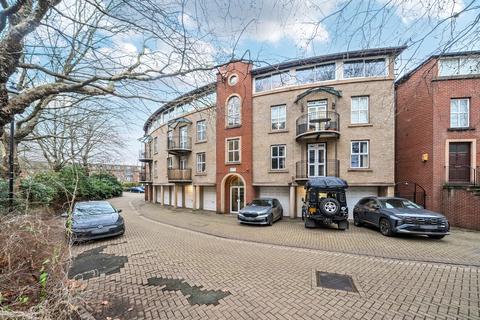 2 bedroom flat for sale, Alcantara Crescent, Ocean Village, Southampton, Hampshire, SO14