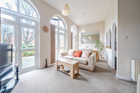 2 bedroom flat for sale, Alcantara Crescent, Ocean Village, Southampton, Hampshire, SO14