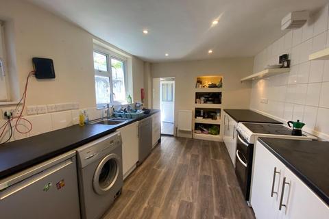 5 bedroom house to rent, Killigrew Street, Falmouth