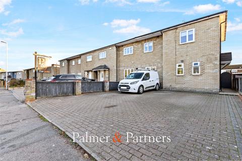 3 bedroom end of terrace house for sale, Berechurch Road, Colchester, Essex, CO2