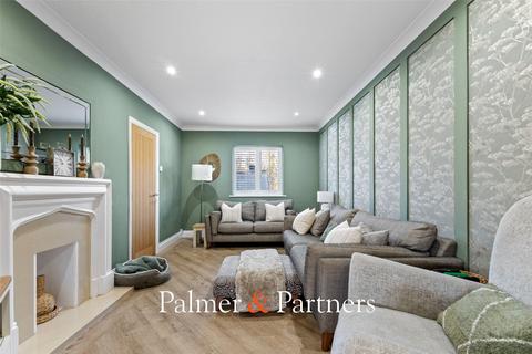 3 bedroom end of terrace house for sale, Berechurch Road, Colchester, Essex, CO2