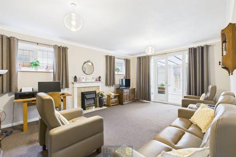 2 bedroom bungalow for sale, Burses Way, Hutton, Brentwood, Essex, CM13