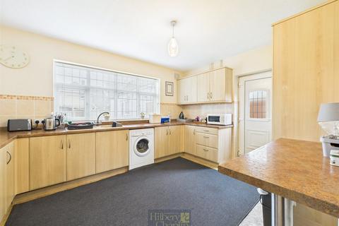 2 bedroom bungalow for sale, Burses Way, Hutton, Brentwood, Essex, CM13