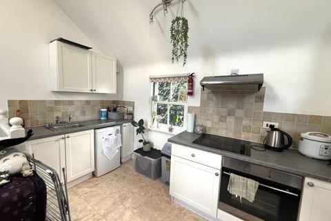 1 bedroom house to rent, Grays Yard, Penryn
