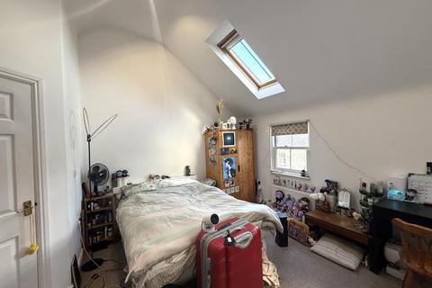1 bedroom house to rent, Grays Yard, Penryn