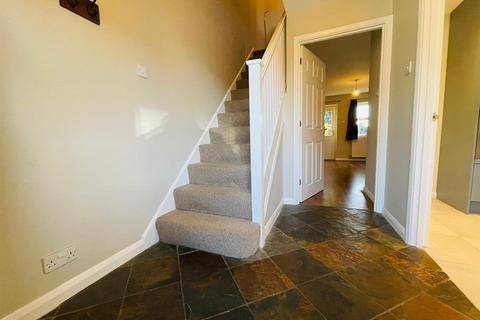 3 bedroom house to rent, Mill Hill Road, Market Harborough