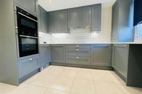 3 bedroom house to rent, Mill Hill Road, Market Harborough