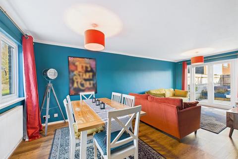 3 bedroom end of terrace house for sale, Barnard Crescent, Aylesbury HP21