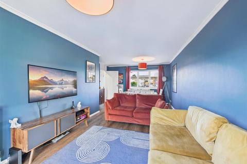 3 bedroom end of terrace house for sale, Barnard Crescent, Aylesbury HP21