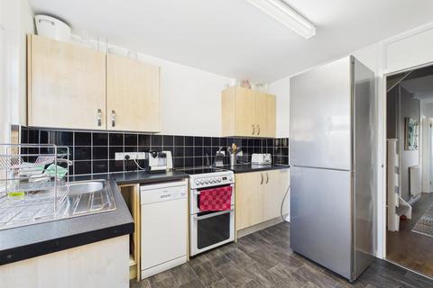 3 bedroom end of terrace house for sale, Barnard Crescent, Aylesbury HP21