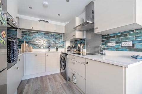 3 bedroom semi-detached house for sale, Threadneedle Street, Patterdown, Chippenham
