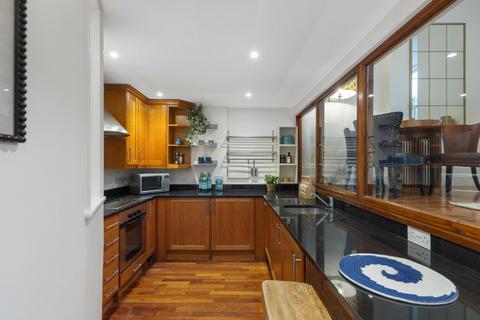 Flat for sale, Redcliffe Square, London, SW10