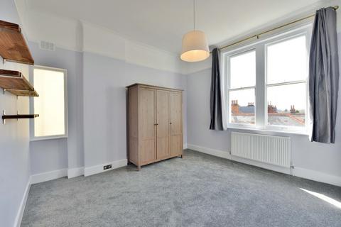 2 bedroom flat to rent, Chichele Mansions, Chichele Road, Cricklewood, London, NW2