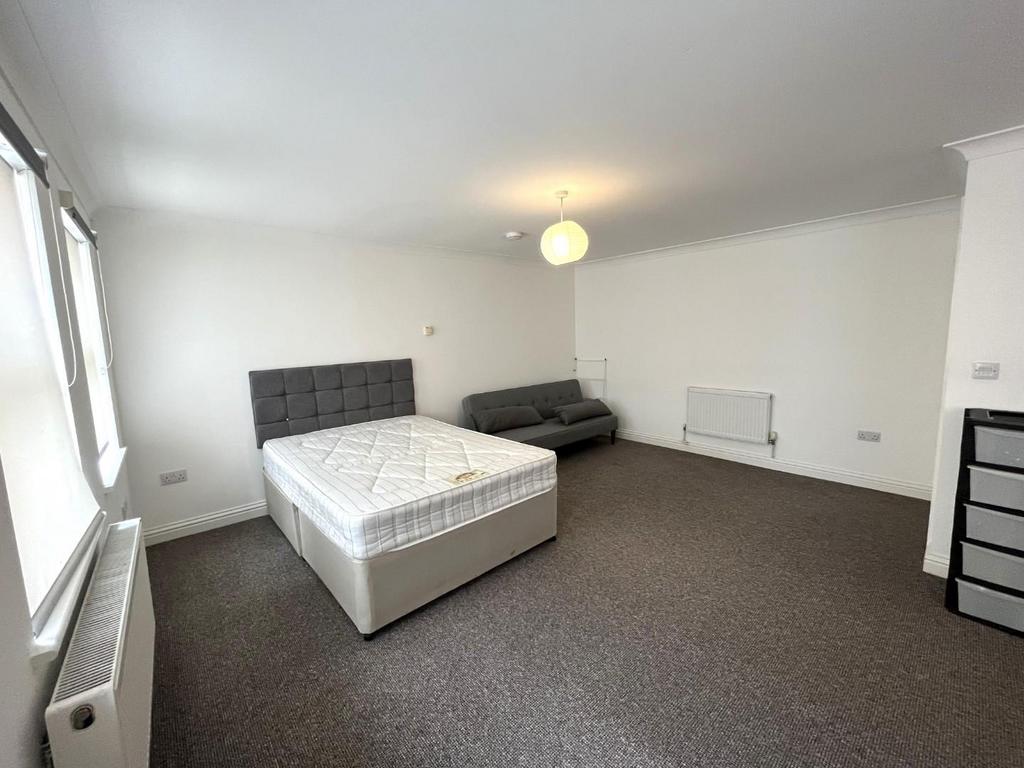 Living Area 2.JPG