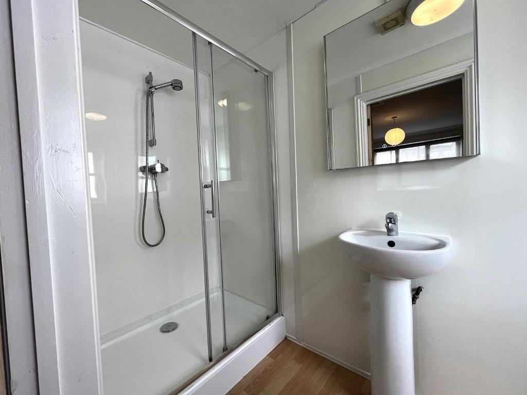 Shower Room.JPG