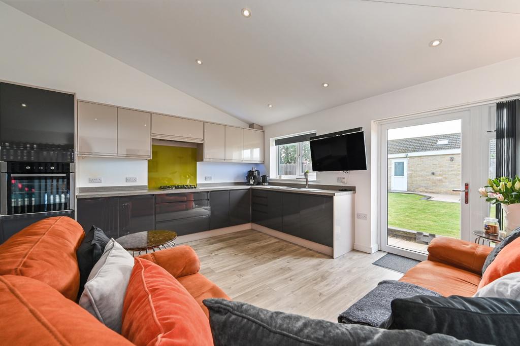 Kitchen/living/dining area
