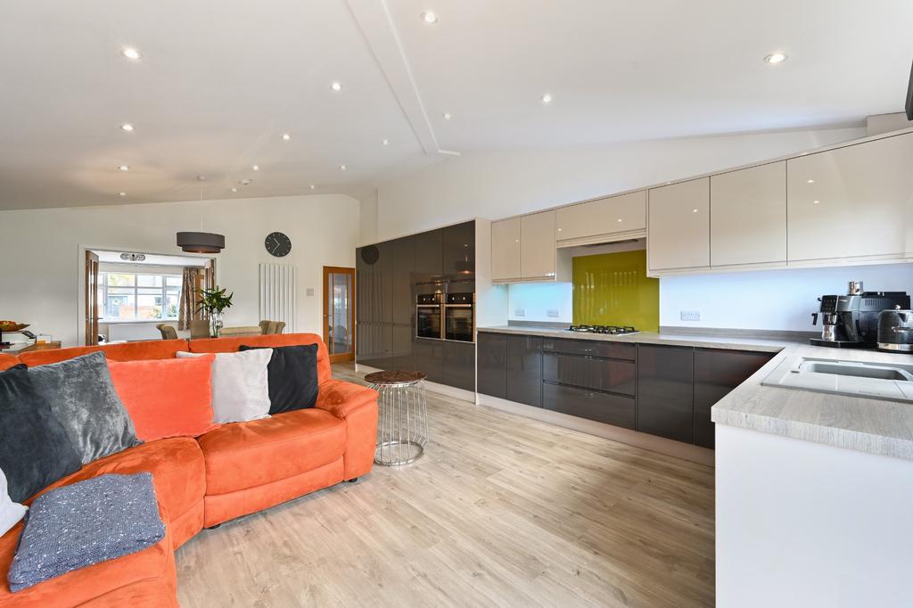 Kitchen/living/dining area