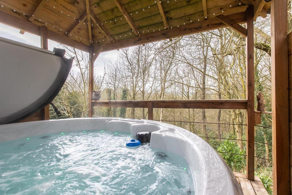 Cottage - Hot Tub