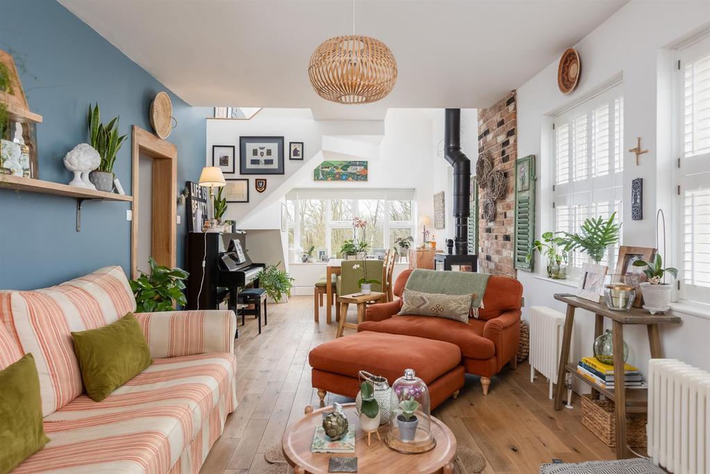 Sitting/Dining Room